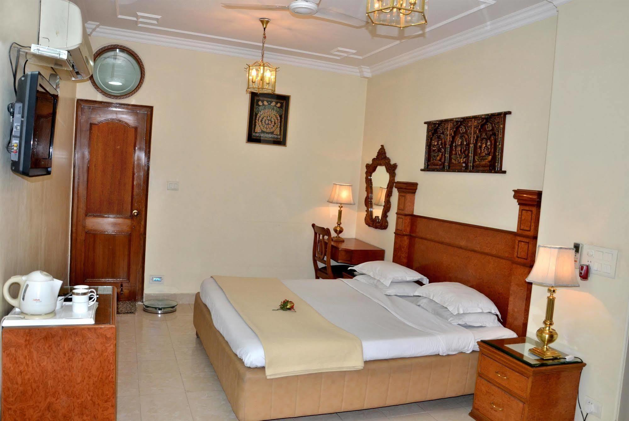 Bajaj Indian Home Stay Нью-Делі Екстер'єр фото